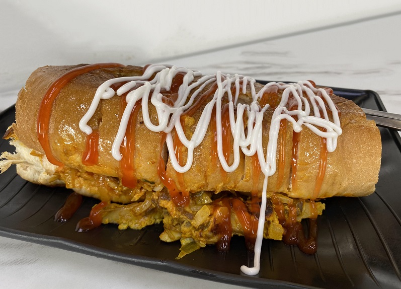 シンガポール版ハンバーガー ジョンのパン Roti John Singapore Style